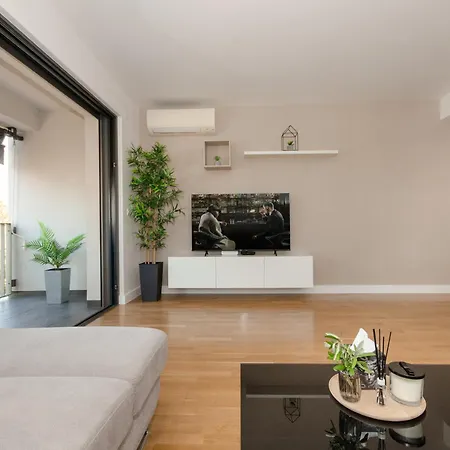 View Διαμέρισμα *